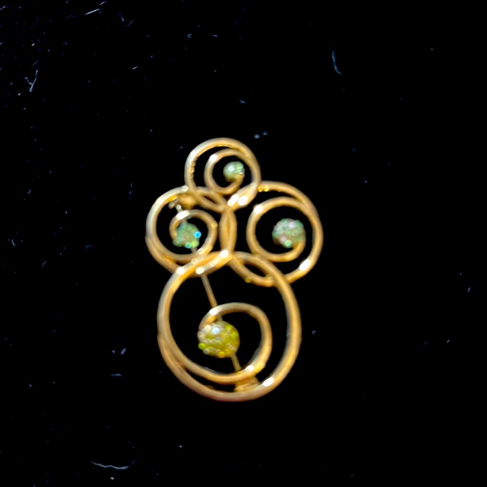 Vintage scrollwork Rhinestone Brooche